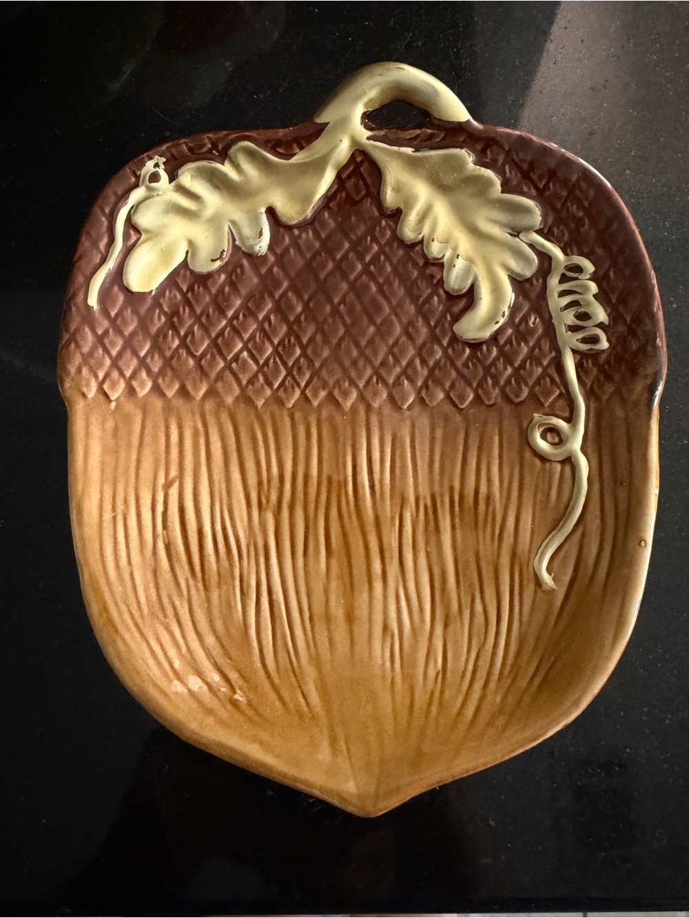 Vintage Transpac Leaf-Shaped Decorative Wall Plate in Brown and Cream 8”x7”